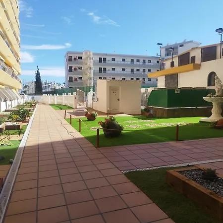 Arenas 50 Apartment *